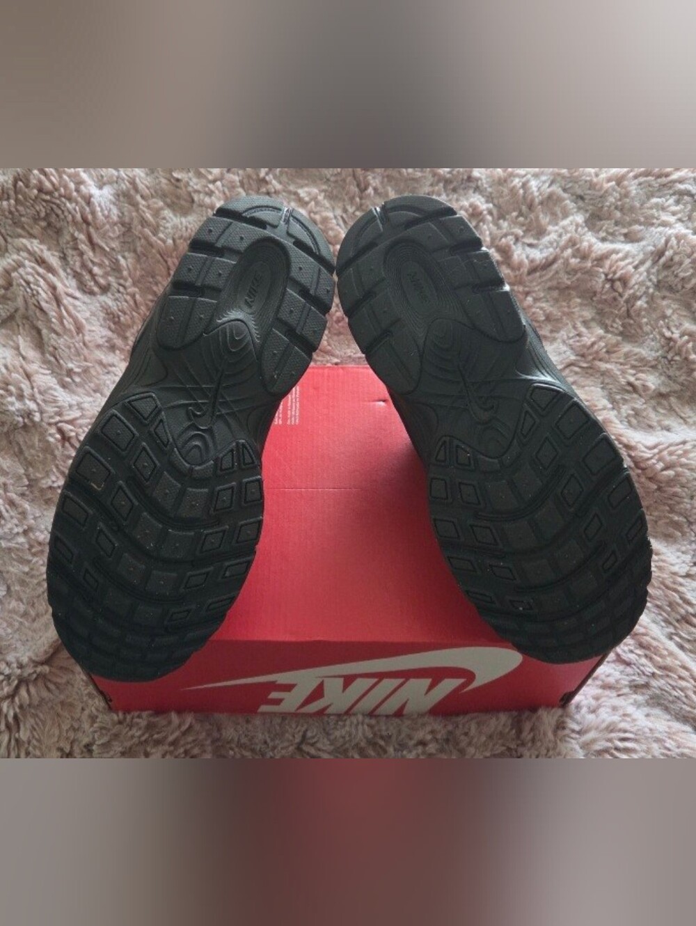 Nike - Picture 5 of 6